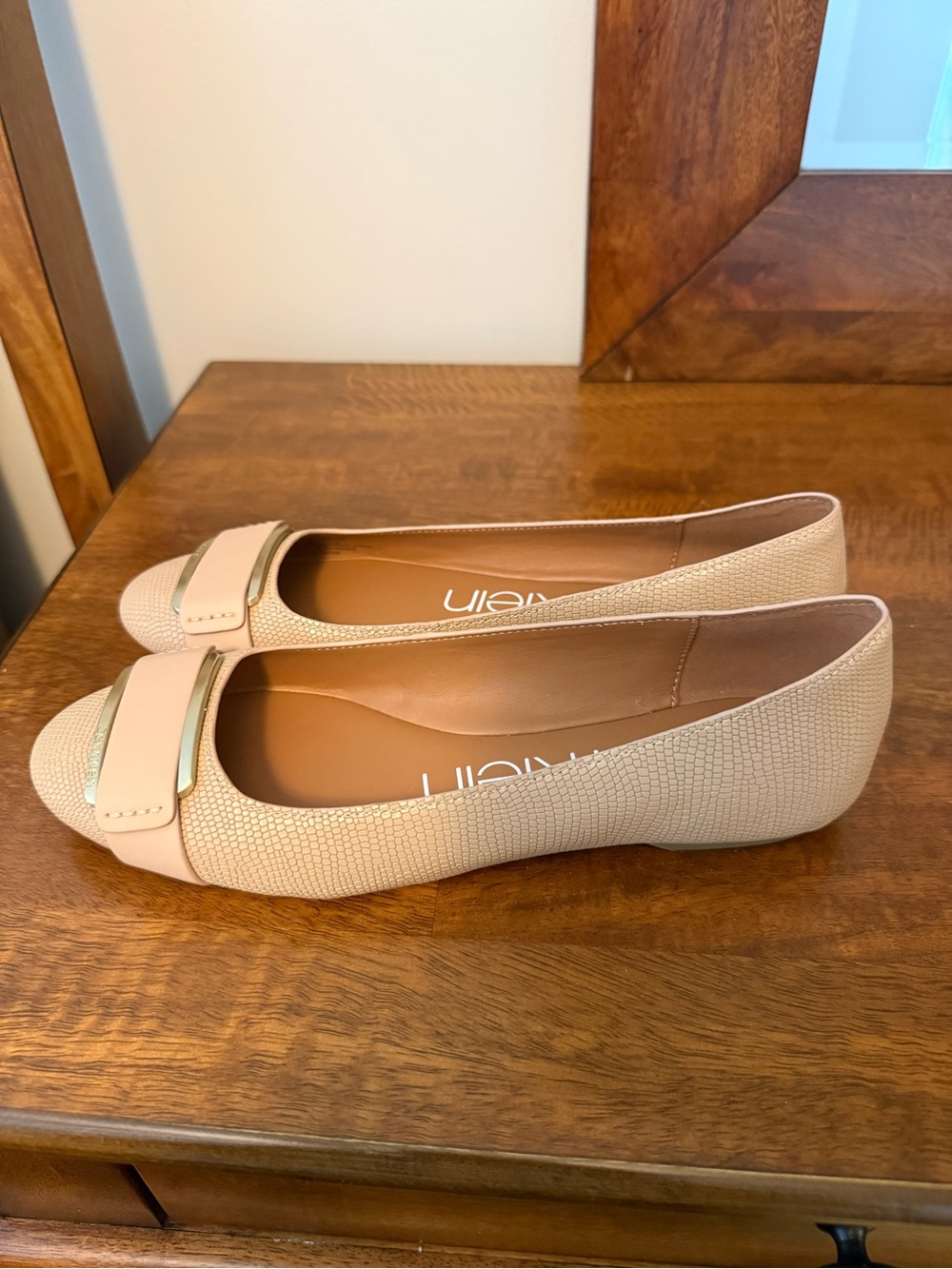 Calvin Klein Women's Nude Textured Ballet Flats with Bow